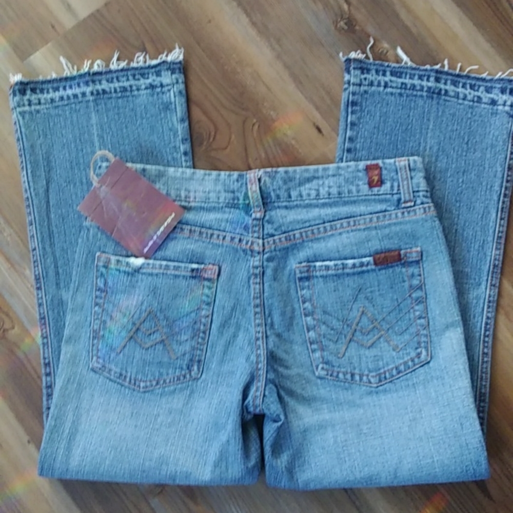NWT 7 FOR ALL MANKIND CROPPED/FRAYED HEM A POCKET JEANS. Various Sizes - Picture 1 of 9